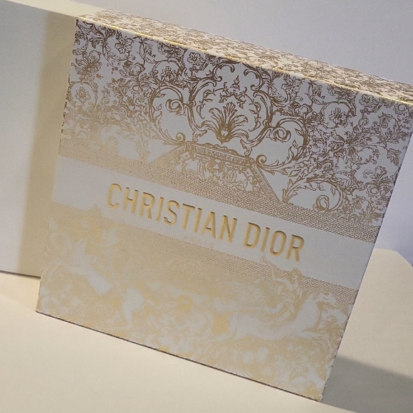 Dior Gift Box - Picture 6 of 6